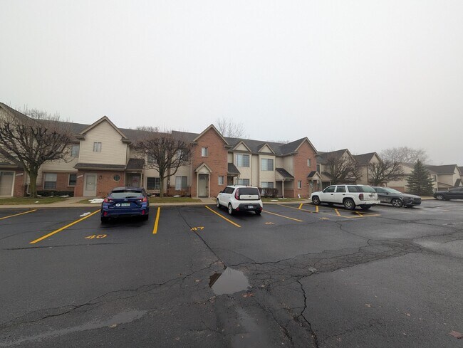 Foto del edificio - 41034 Rose Ln