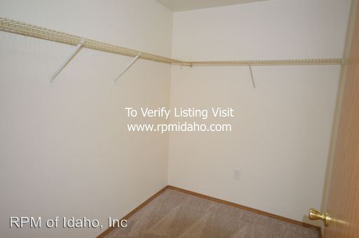 Building Photo - 5949 W Ellens Ferry Dr