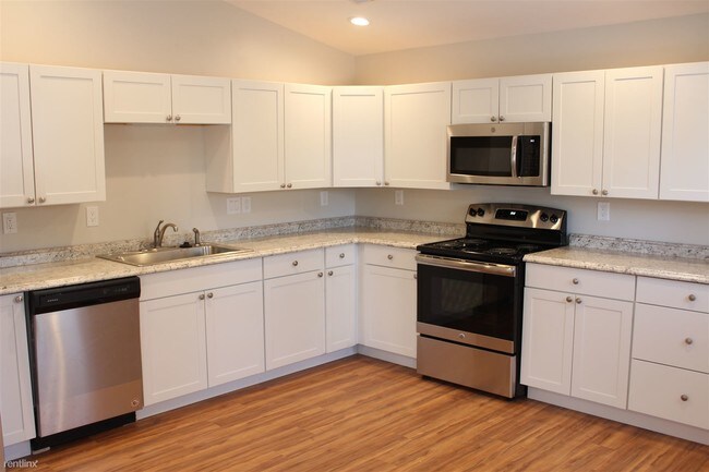Foto del edificio - 2 br, 1 bath House - 409 E Grove St Apt 2