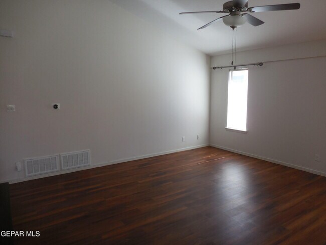 Foto del edificio - 4925 Copper Ranch Ave