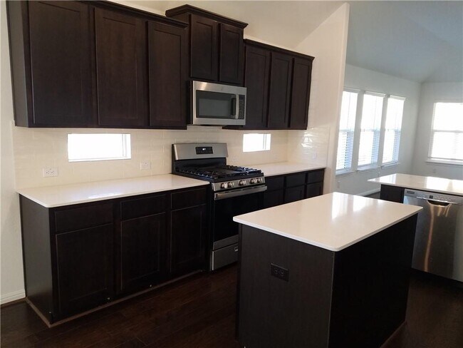 Building Photo - 537 Panzano Dr