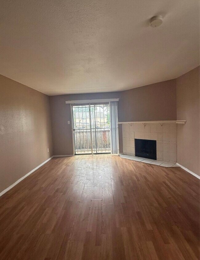 Building Photo - 8323 Wilcrest Dr