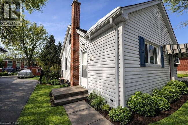 Photo du bâtiment - 168 Fifth Ave