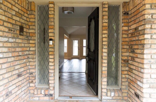 Foto del edificio - 1304 Tiffany Ln