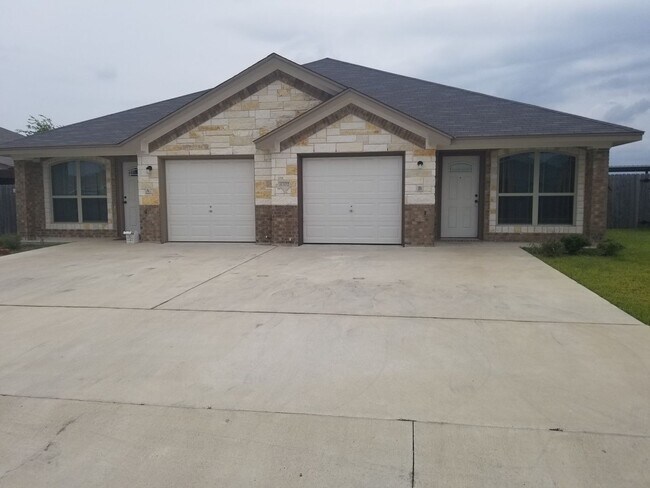 Building Photo - 4302 Hunters Pl Dr