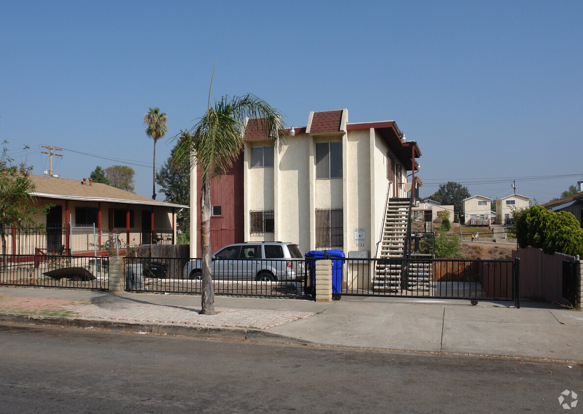 Primary Photo - 3129 44th St