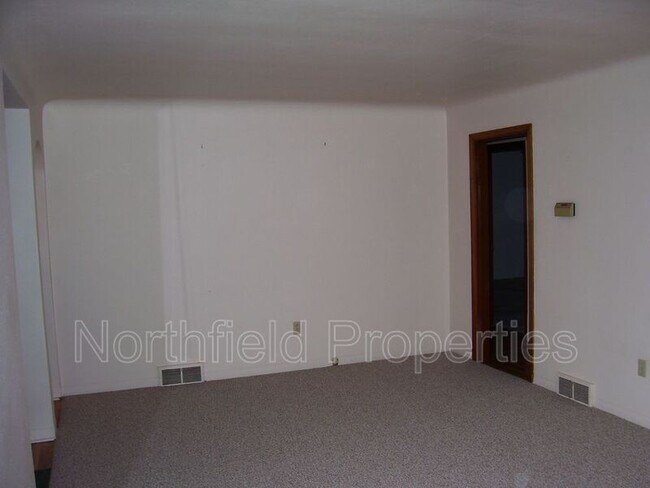 Building Photo - 1611 4th St