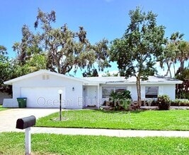 Building Photo - 13822 Brewster Dr