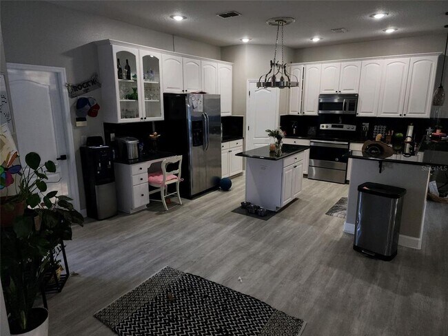Foto del edificio - 215 Bay Arbor Blvd