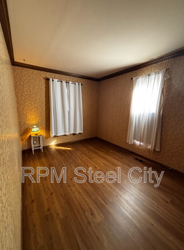 Foto del edificio - 512-512 1/2 W 10th St