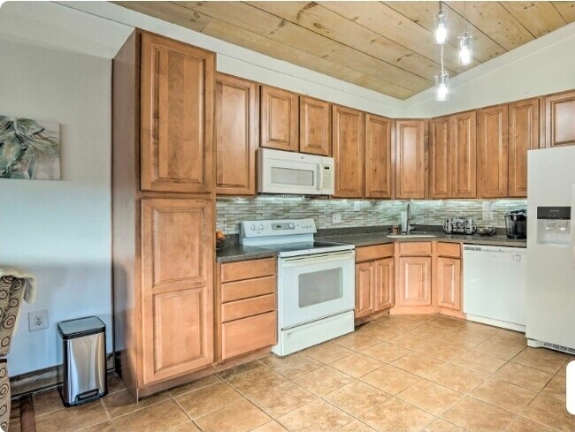 Foto del edificio - 11310 Green Valley Rd
