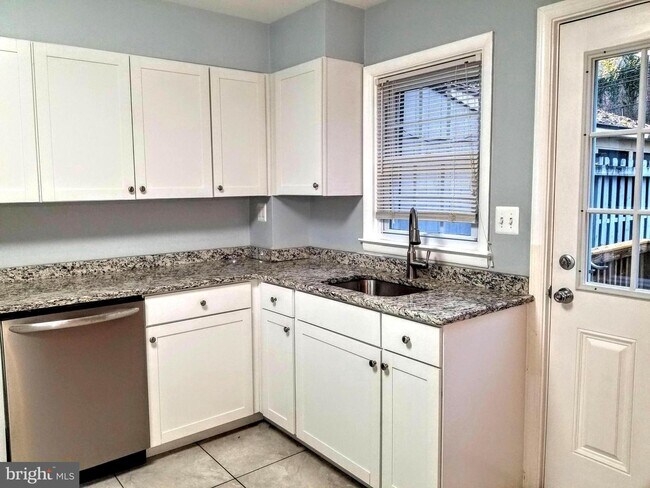 Building Photo - 8230 Jeffers Cir