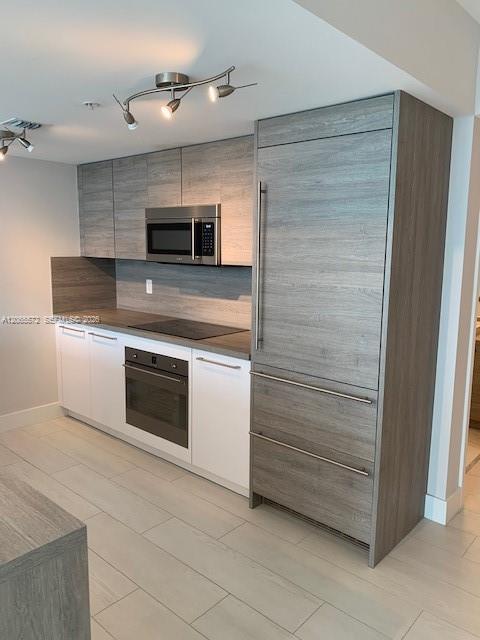 Building Photo - 400 Sunny Isles Blvd