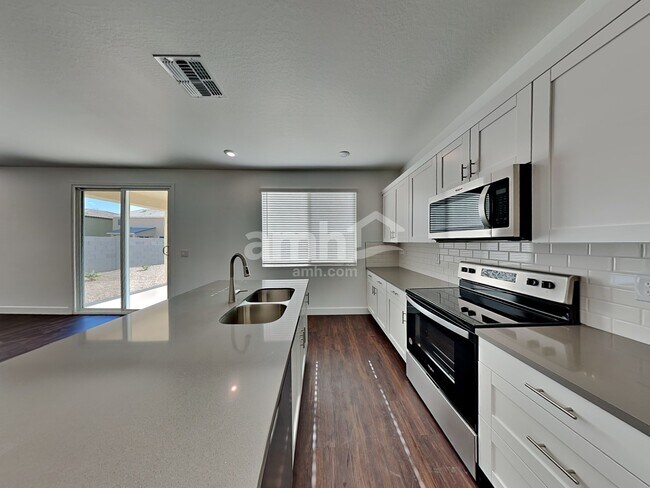 Building Photo - 17161 Puget Ave