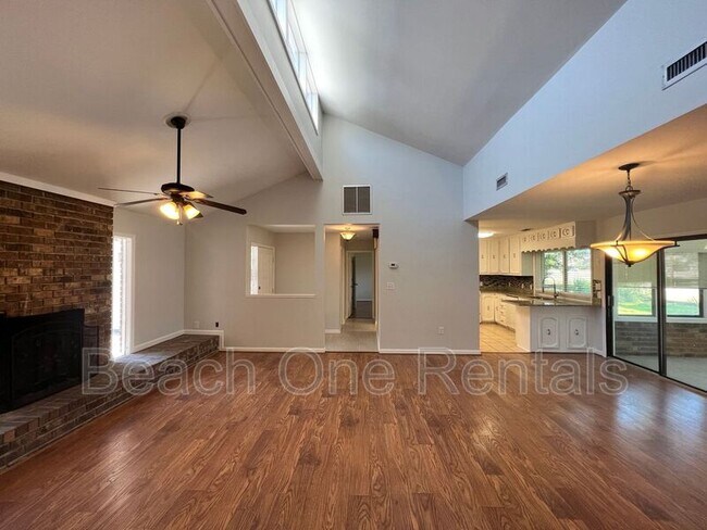 Foto del edificio - 1005 Plantation Dr