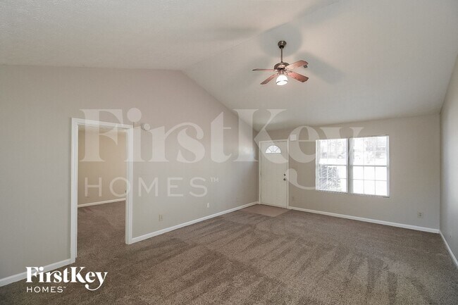 Foto del edificio - 9207 Fairway Ct