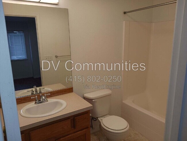Foto del edificio - 2571 NW Cedar Ave