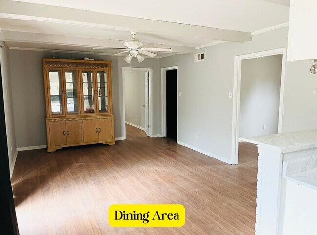 Foto del edificio - 5057 Gull Rd