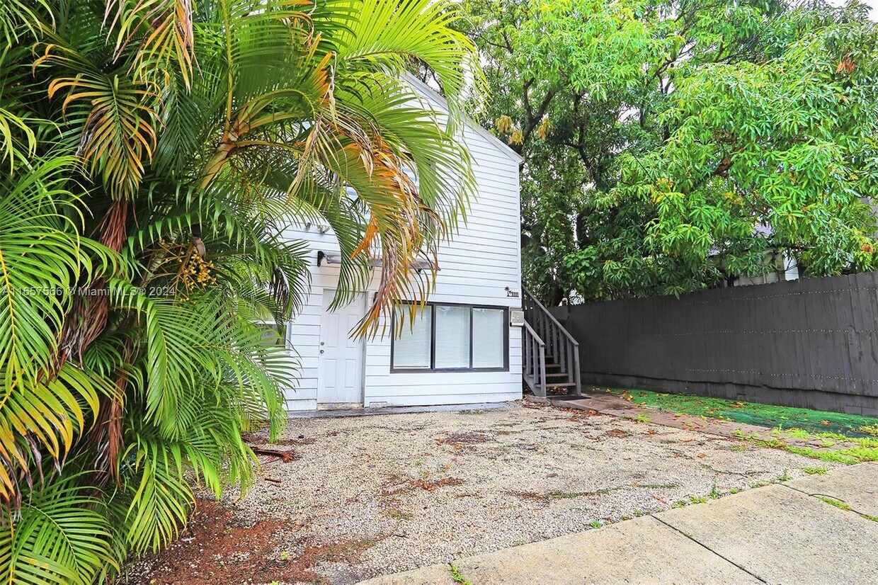 Primary Photo - 1111 SW 11th St