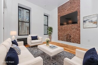 Building Photo - 331 W 16th St Building Photo - 331 W 16th St