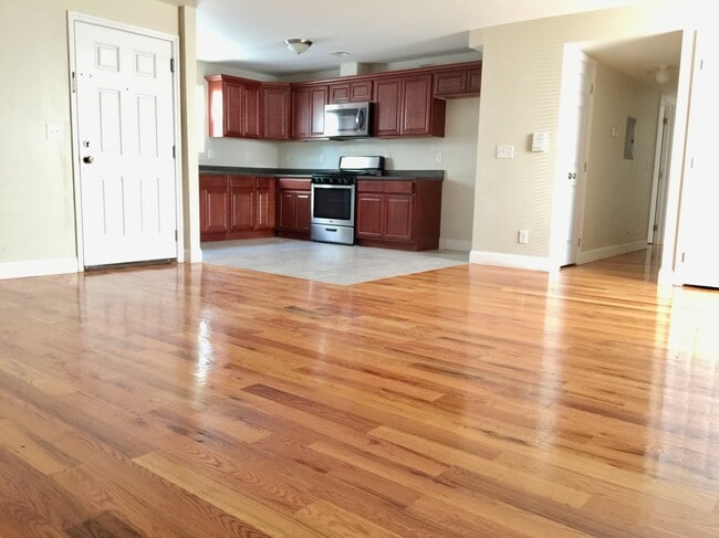 Building Photo - 270 S 20th St