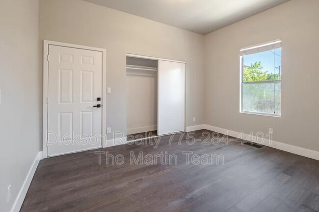 Building Photo - 804 Holcomb Ave