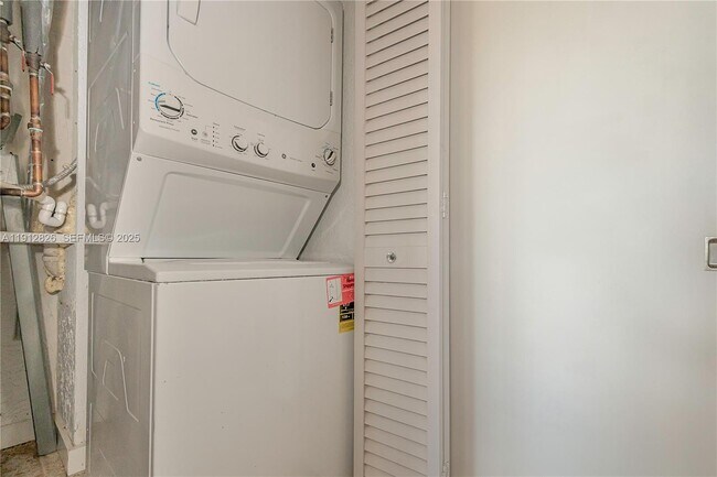 Foto del edificio - 11111 Biscayne Blvd