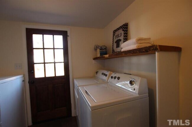 Foto del edificio - Updated single-family home in downtown Raleigh