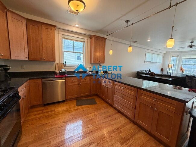 Foto del edificio - 145 Cedar St