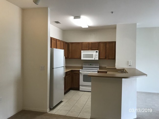 Foto del edificio - Beautiful Condo Available Soon