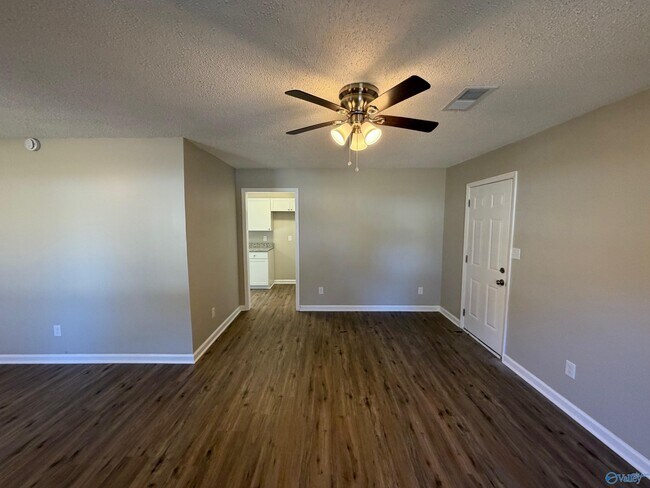 Foto del edificio - 117 Lucille Dr SW