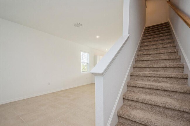 Building Photo - 8521 DAYBREAK St