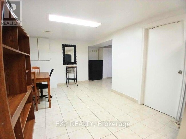 Building Photo - 931 Pape Ave