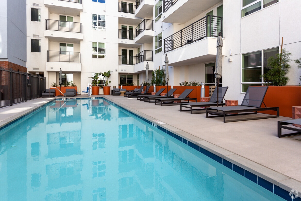 Sawyer Apartments in Los Angeles, CA Westside Rentals