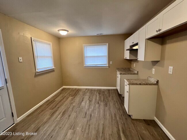 Building Photo - 6115 Red Spruce Dr