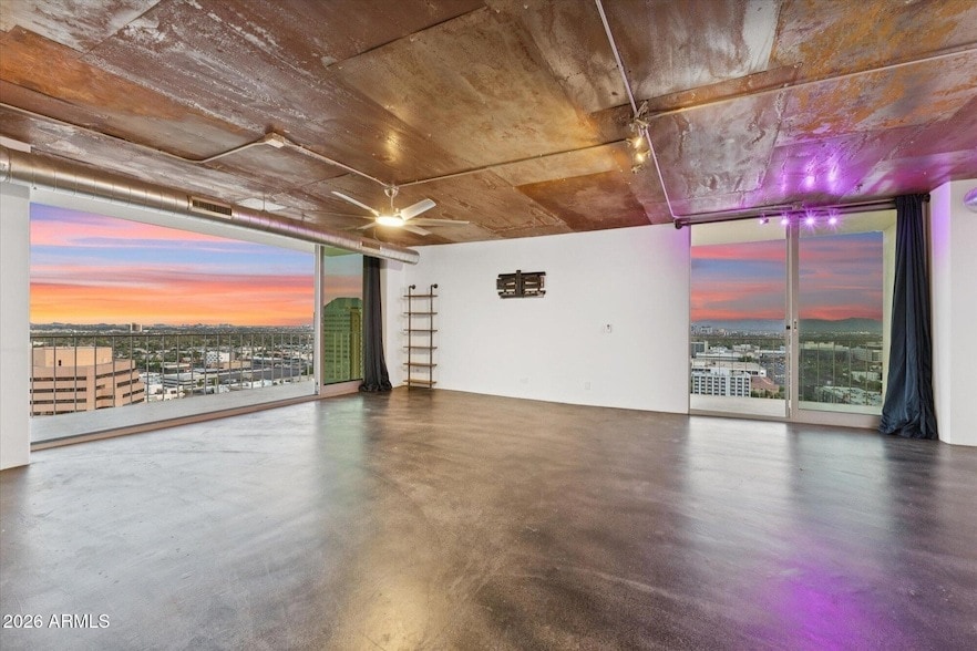 Photo - 207 W Clarendon Avenue Unit G22