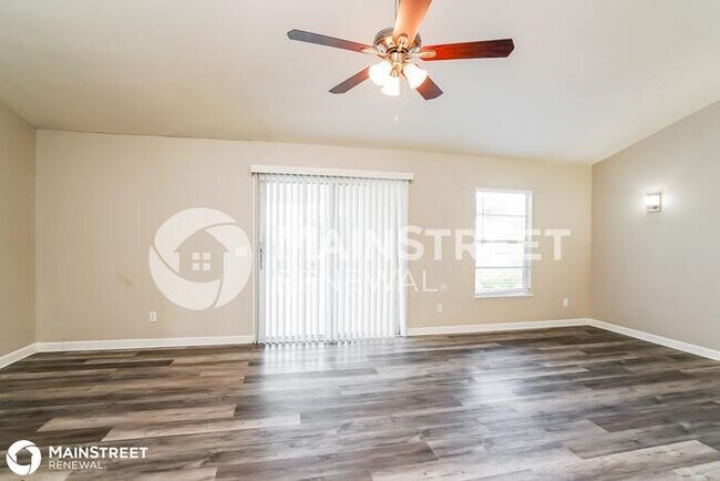 Foto del edificio - 124 N E 7TH AVE, CAPE CORAL, FL 33909