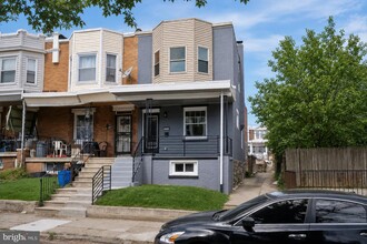 Building Photo - 5715 Hunter St