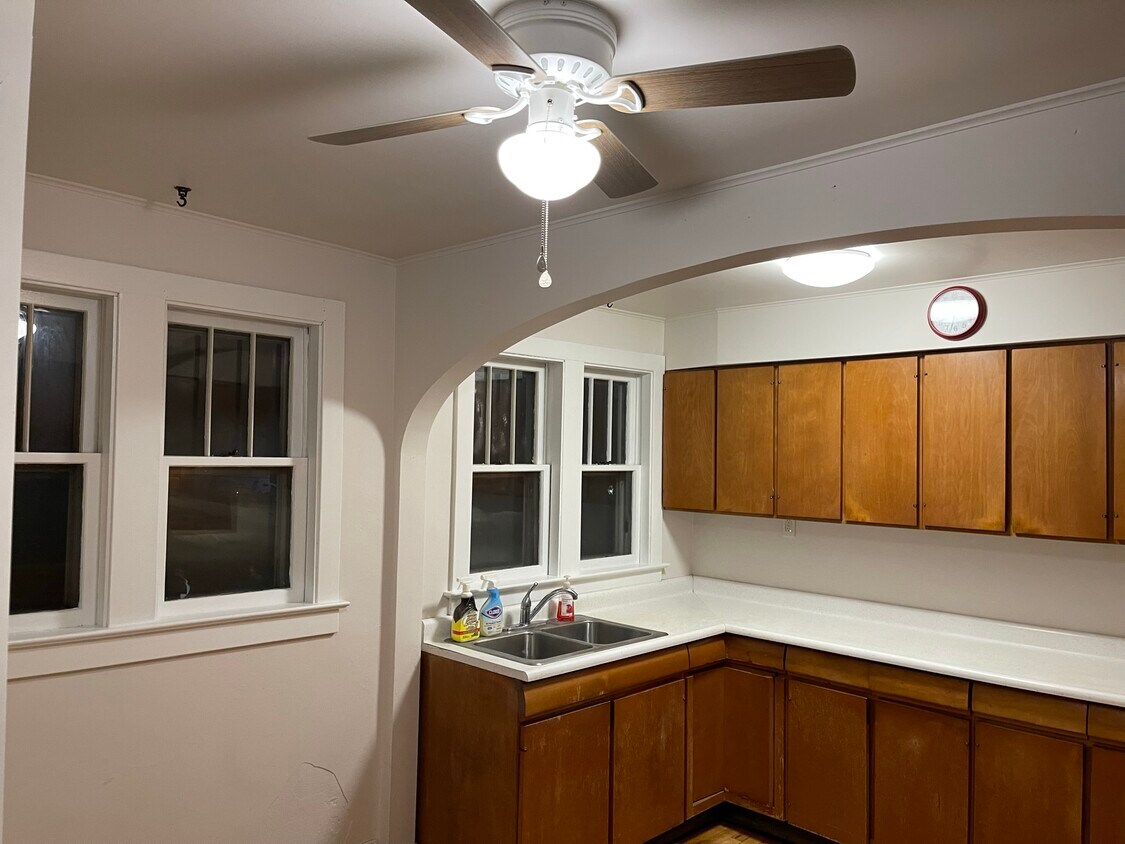 217 E Franklin St Unit A, Hancock, MI 49930 Apartments in Hancock, MI