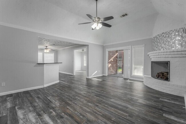 Foto del edificio - 7102 Foxwood Forest Ct