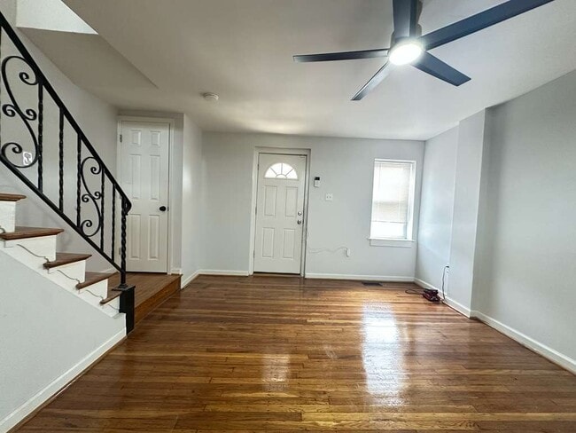 Building Photo - 5731 Reedland St