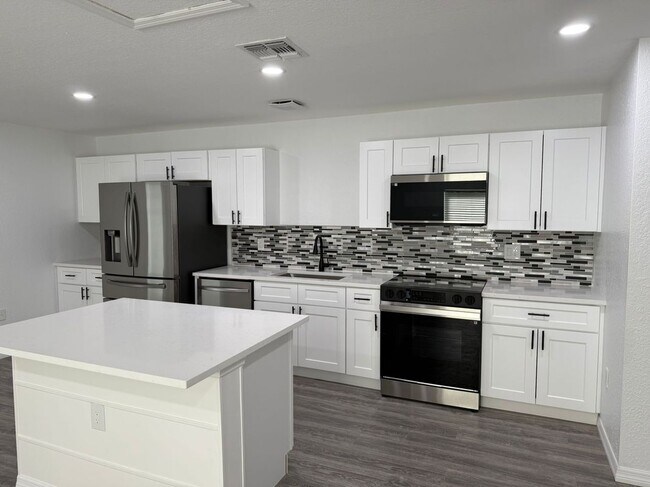 Foto del edificio - 12948 SW 62nd Street Rd