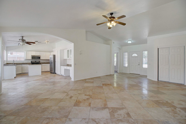 Building Photo - 4326 W Creedance Blvd