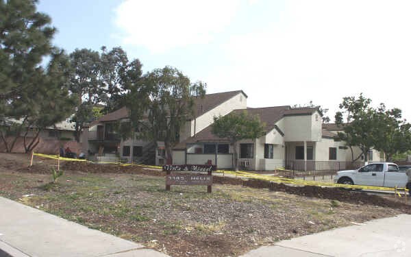Building Photo - 1145 Helix St