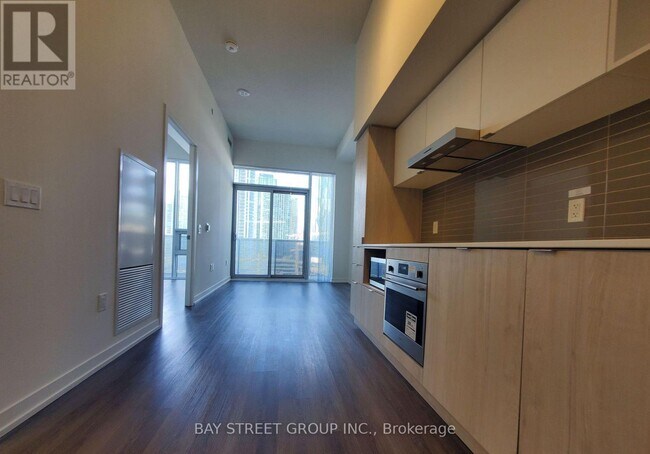 Building Photo - 138-1138 Downes St