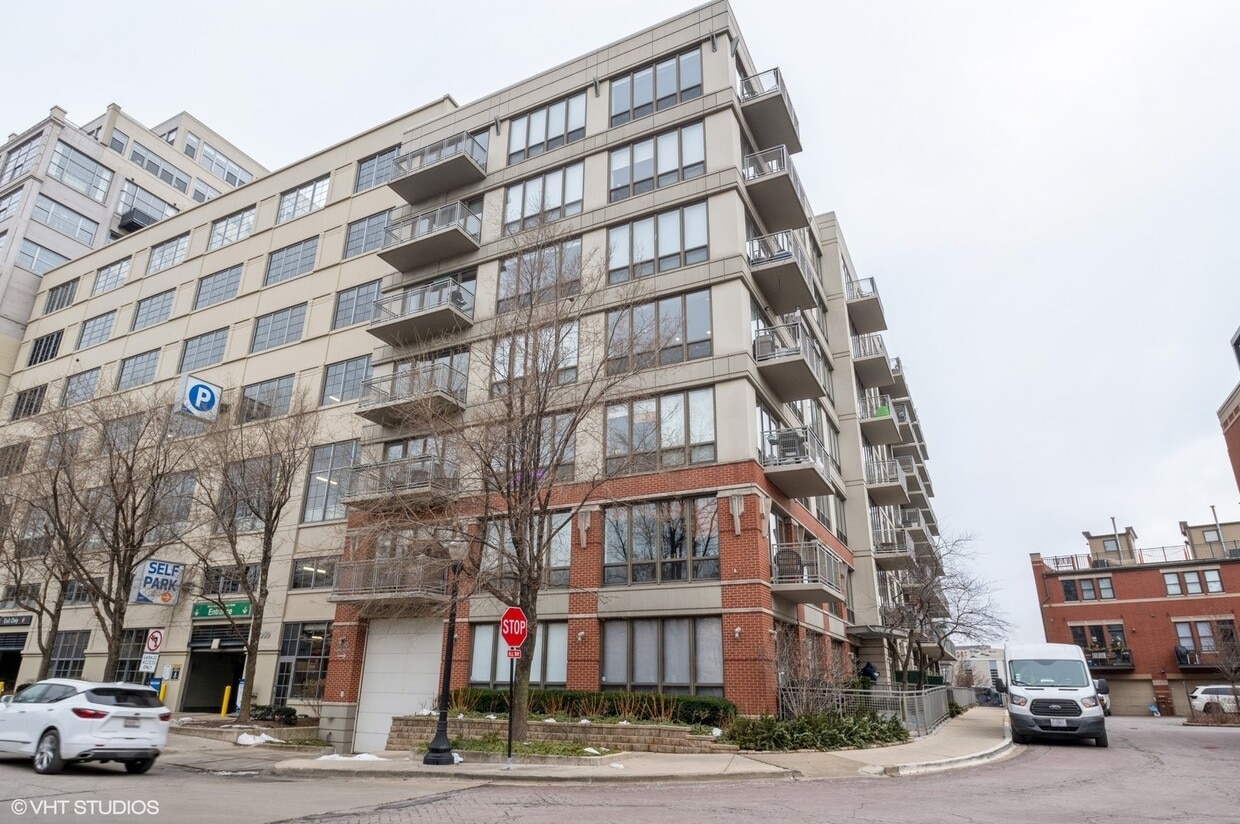 1000 N Kingsbury St Unit 403, Chicago, IL 60610 Condo for Rent in Chicago, IL