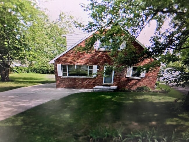 Building Photo - 2021 W Richwoods Blvd