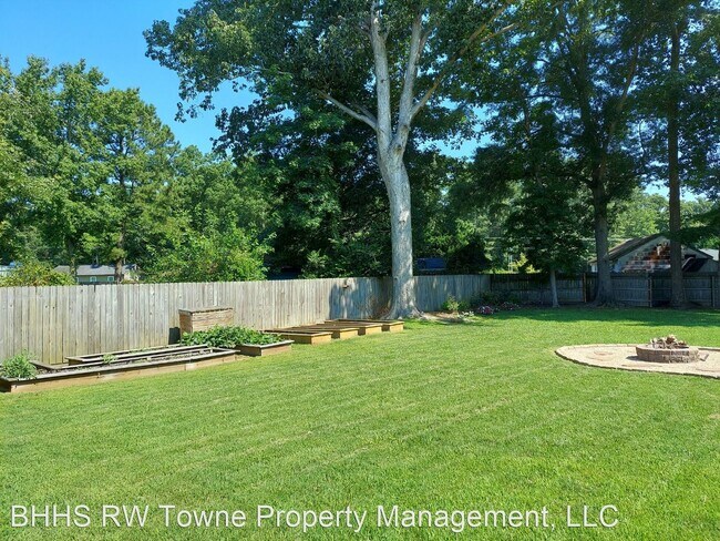 Building Photo - 4 br, 2.5 bath House - 1324 Butts Station Rd