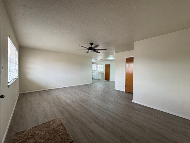 Foto del edificio - 525 W Reed St