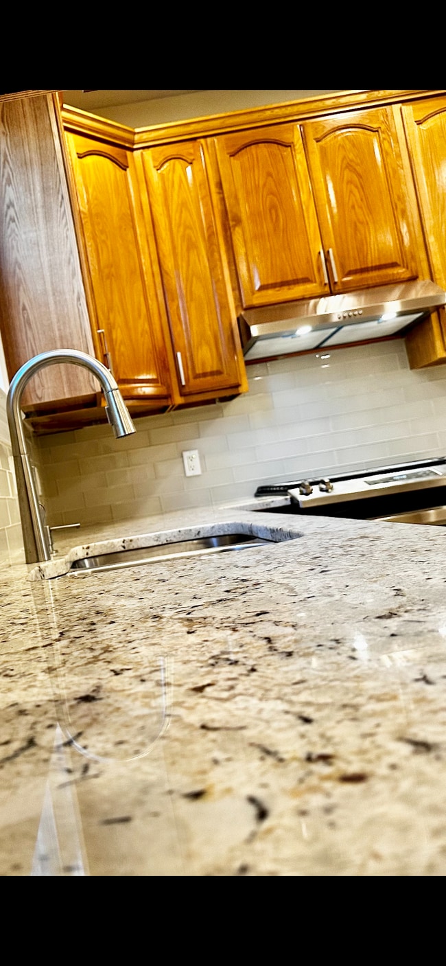 Building Photo - 228 Laurel Ave